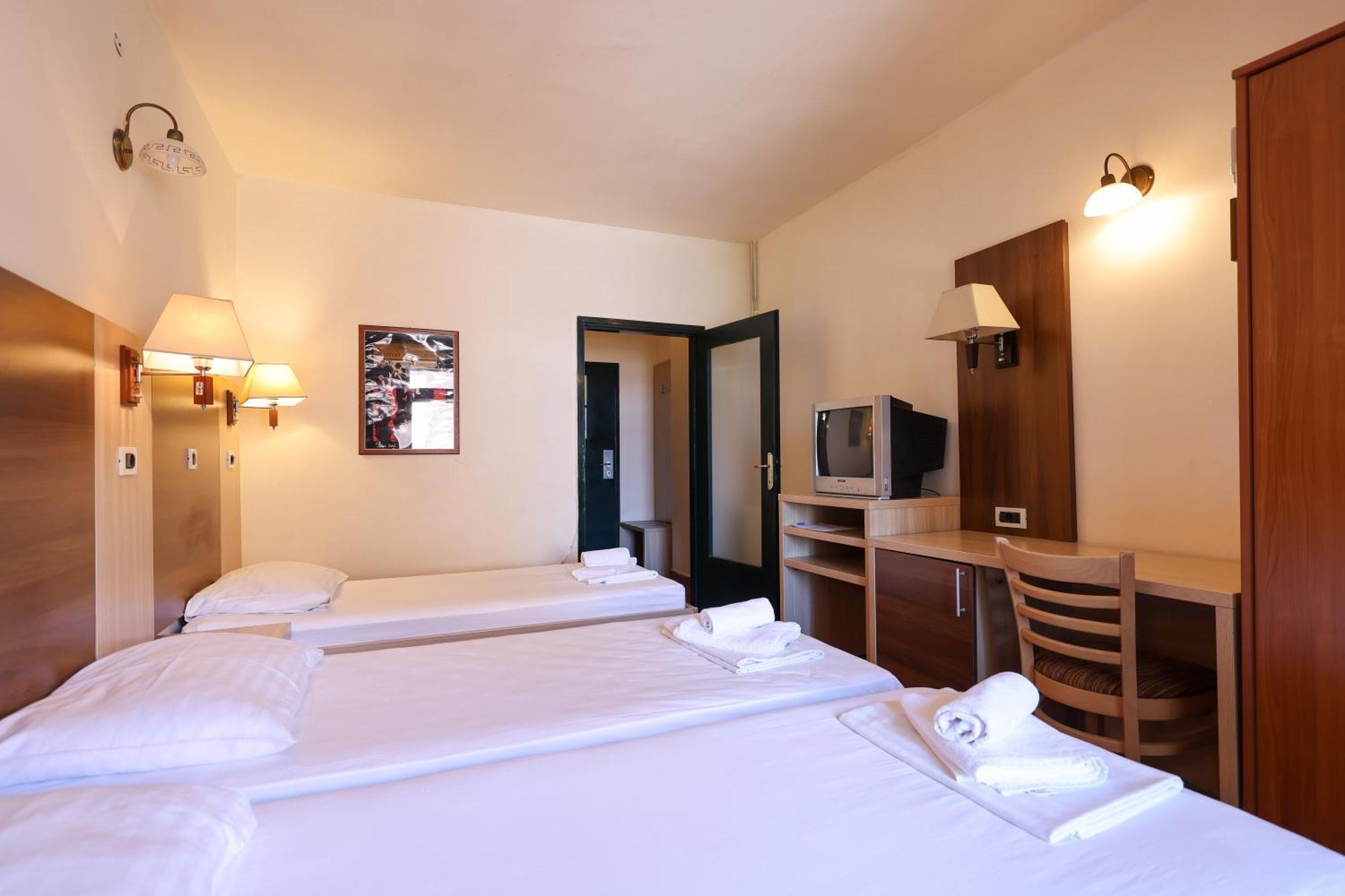 Tribunia Beach Hotel Tribunj  Bagian luar foto